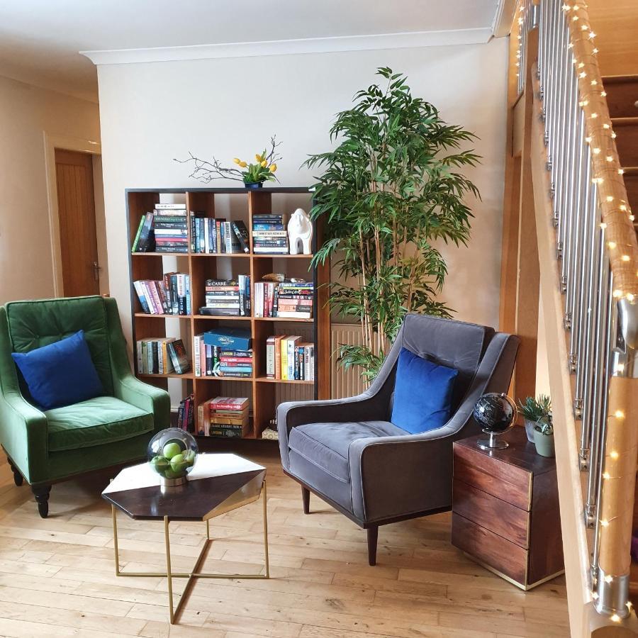 איירדריי The Sleeping Dog Room At The Grumpy Schnauzer Bnb Huge Room, Luxe Suite, Private Hot Tub, Breakfast, Gym, Games Room, Farm Stay, Amazing מראה חיצוני תמונה