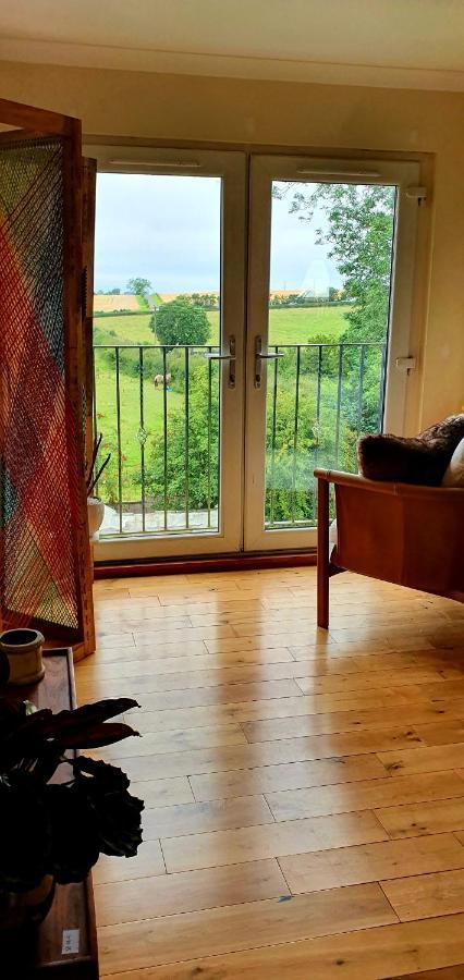 איירדריי The Sleeping Dog Room At The Grumpy Schnauzer Bnb Huge Room, Luxe Suite, Private Hot Tub, Breakfast, Gym, Games Room, Farm Stay, Amazing מראה חיצוני תמונה