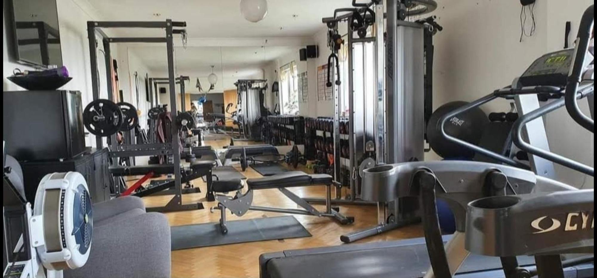 איירדריי The Sleeping Dog Room At The Grumpy Schnauzer Bnb Huge Room, Luxe Suite, Private Hot Tub, Breakfast, Gym, Games Room, Farm Stay, Amazing מראה חיצוני תמונה