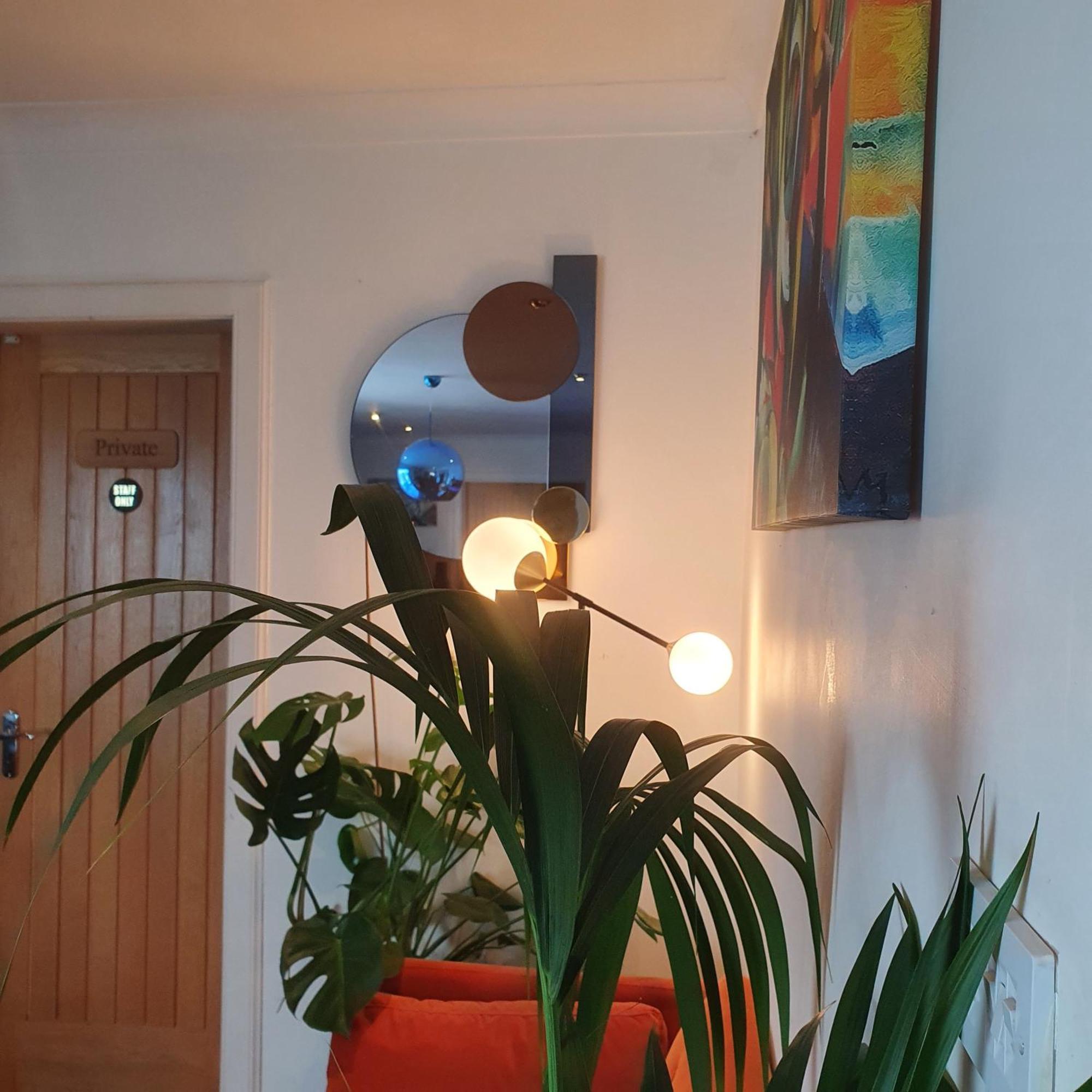 איירדריי The Sleeping Dog Room At The Grumpy Schnauzer Bnb Huge Room, Luxe Suite, Private Hot Tub, Breakfast, Gym, Games Room, Farm Stay, Amazing חדר תמונה